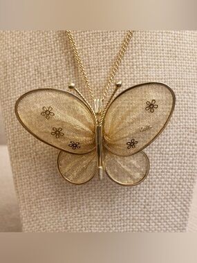 Vintage Mesh Butterfly Gold Tone Pendant Brooch Scarf Pin Pendant Necklace